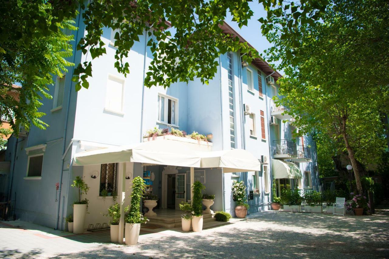Hotel Vienna Cervia Exterior foto
